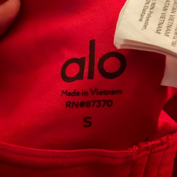 ALO Yoga Red Mock Neck Crop Top Wore it once. Small - Picture 6 of 7